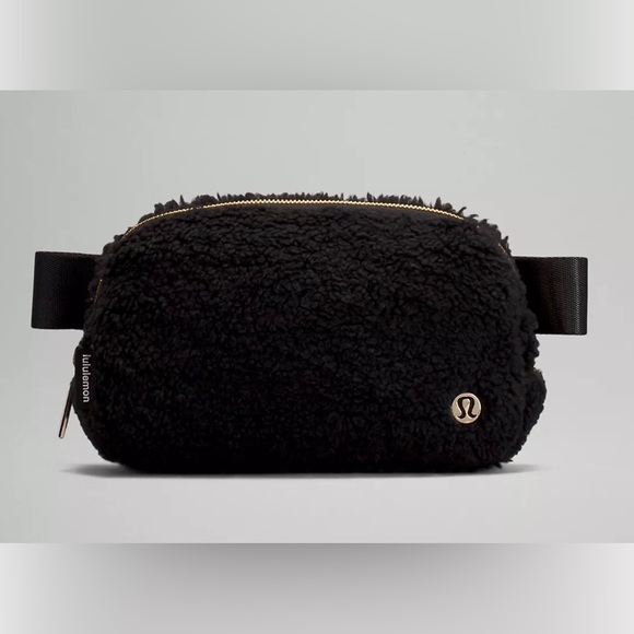 NWT Lululemon Everywhere Fleeced Belt Bag Black - Picture 1 of 10